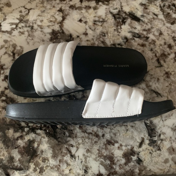 NEW Marc Fisher White Slides - Picture 8 of 9